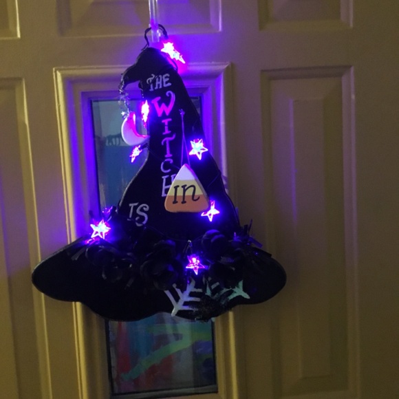 New Handcrafted The Witch is In/Out Wood Witch Hat Sign with Star lights - Picture 6 of 7